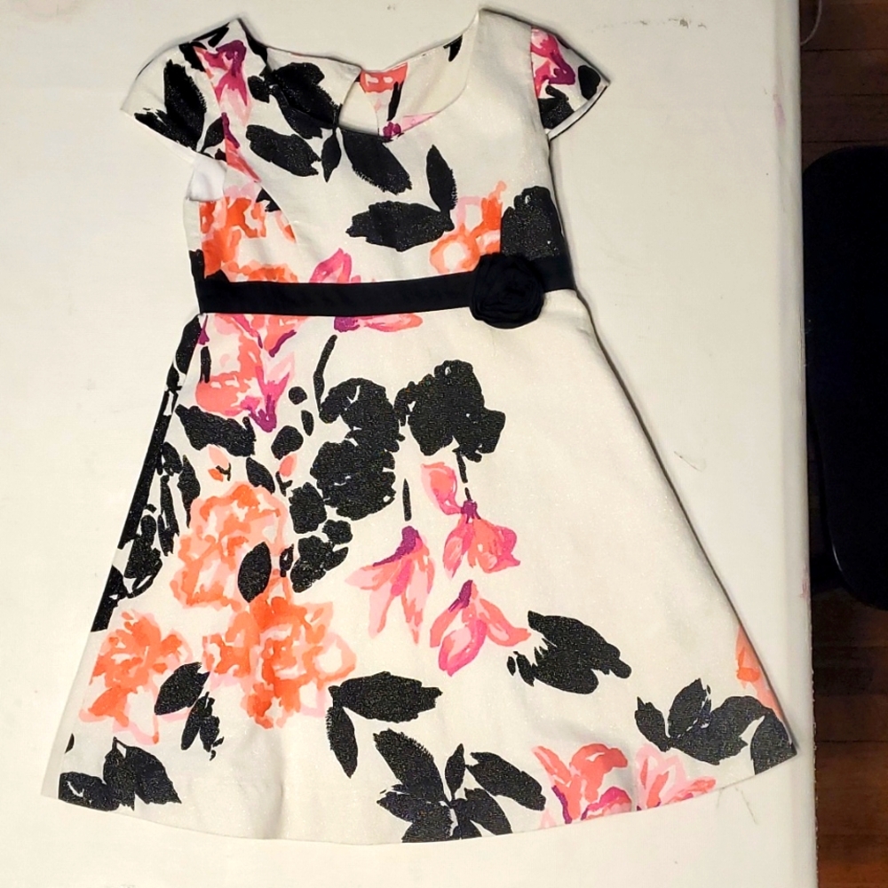 Lilly Pulitzer Girls Dress. Cream Metallic with Rosette. Size 5.